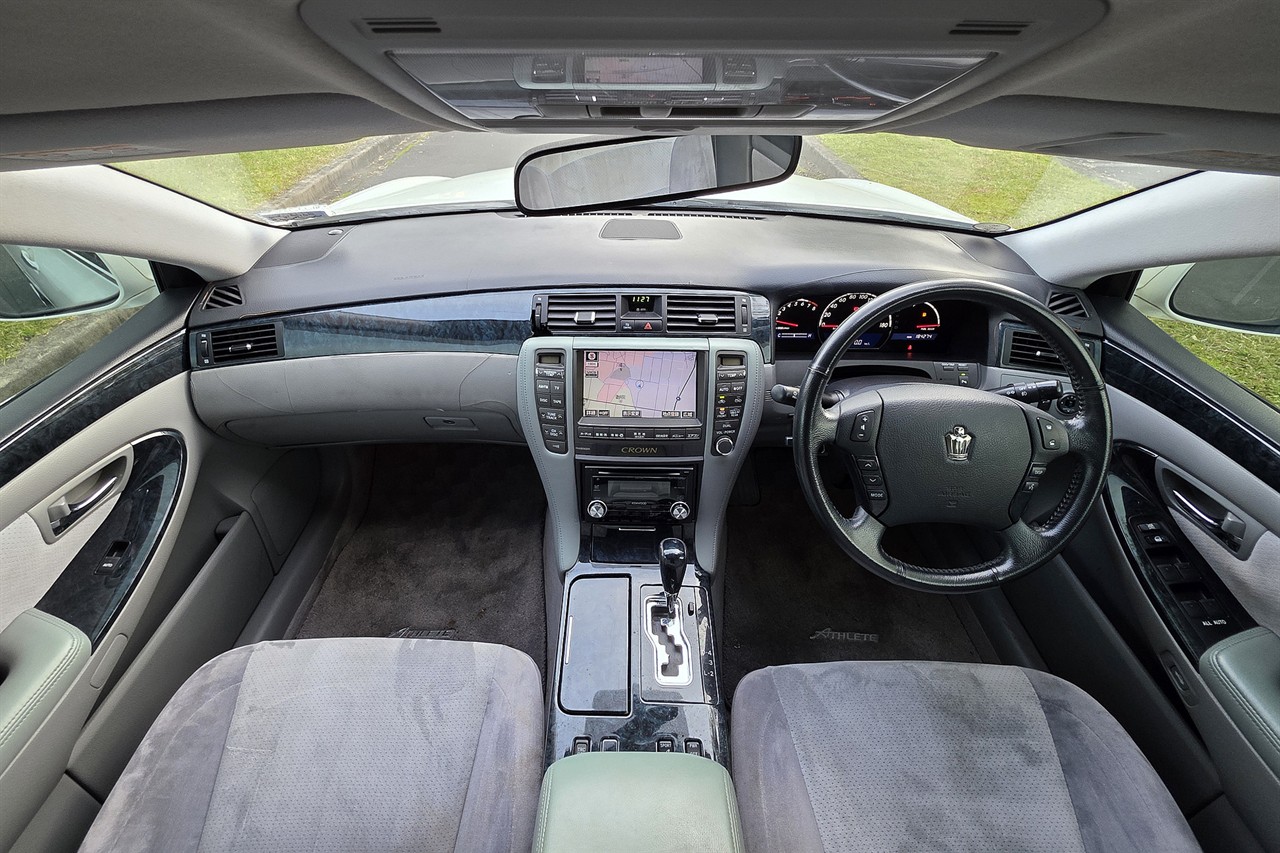 2004 Toyota CROWN