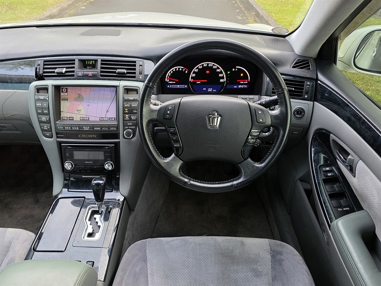 2004 Toyota CROWN