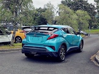 2017 Toyota C-Hr - Thumbnail