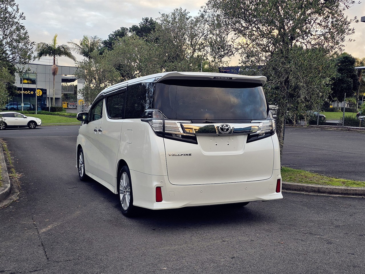 2015 Toyota Vellfire