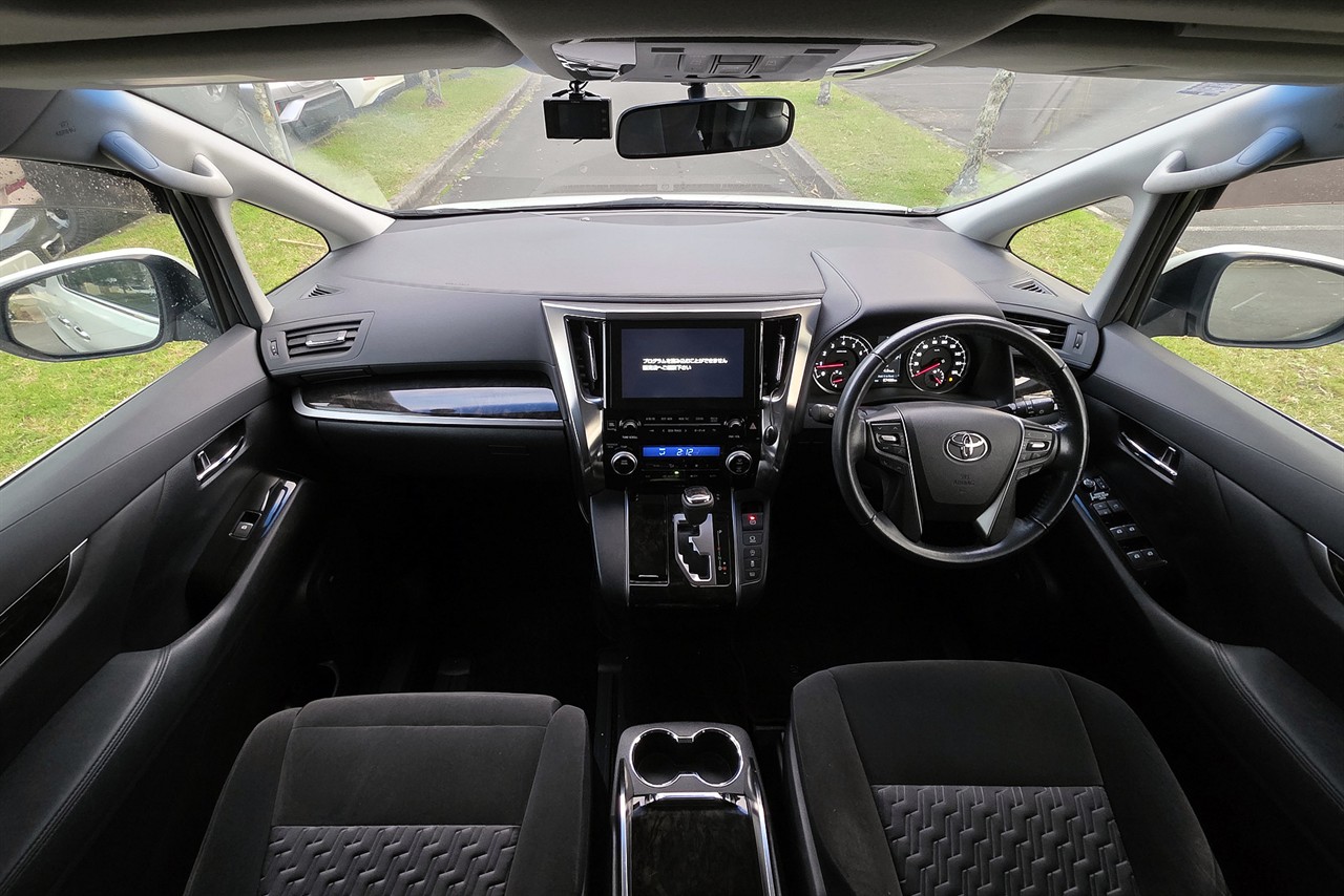 2015 Toyota Vellfire