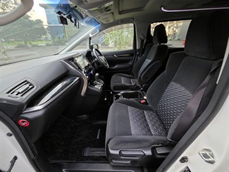 2015 Toyota Vellfire - Thumbnail