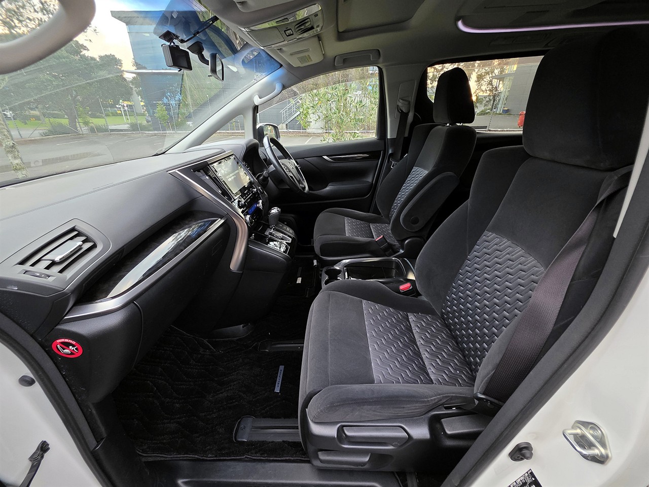 2015 Toyota Vellfire