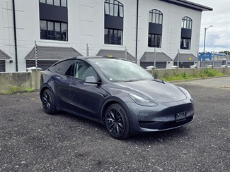 2022 Tesla Model Y - Thumbnail