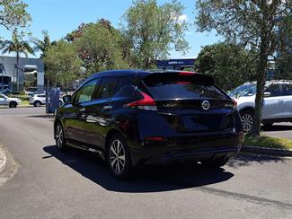 2019 Nissan LEAF - Thumbnail
