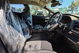 2019 Nissan LEAF - Thumbnail