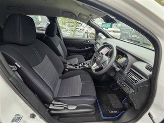 2023 Nissan LEAF - Thumbnail