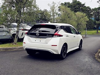 2023 Nissan LEAF - Thumbnail