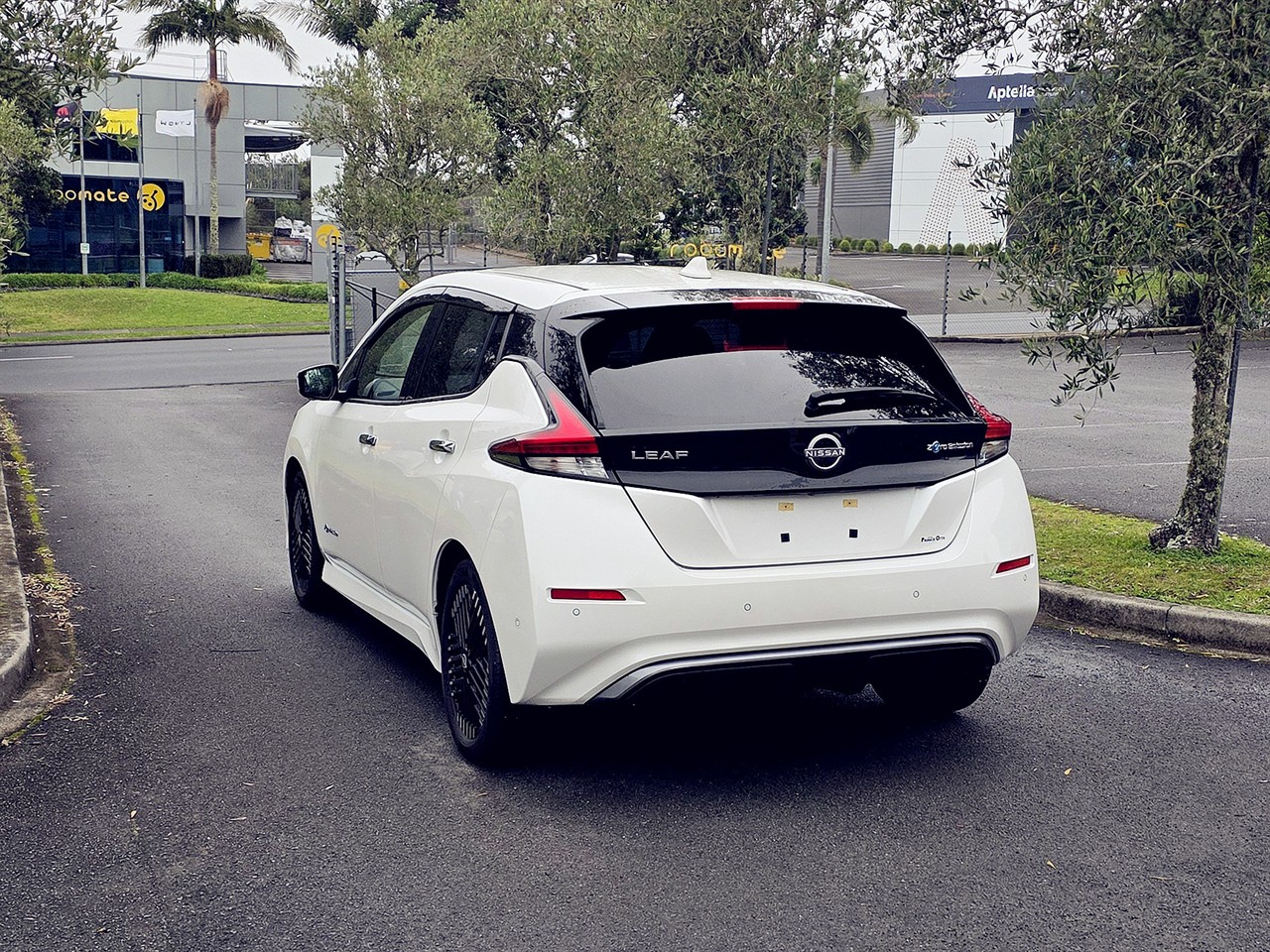 2023 Nissan LEAF