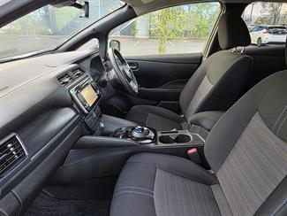 2018 Nissan LEAF - Thumbnail