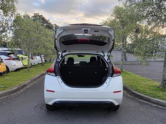 2018 Nissan LEAF - Thumbnail