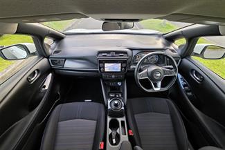 2018 Nissan LEAF - Thumbnail