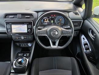 2018 Nissan LEAF - Thumbnail