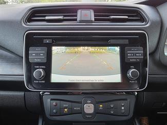 2018 Nissan LEAF - Thumbnail