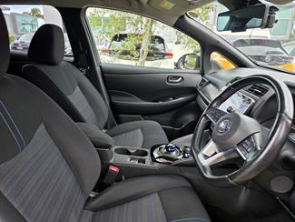 2020 Nissan LEAF - Thumbnail