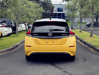 2020 Nissan LEAF - Thumbnail