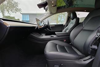 2022 Tesla Model Y - Thumbnail