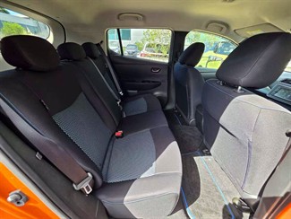 2021 Nissan LEAF - Thumbnail