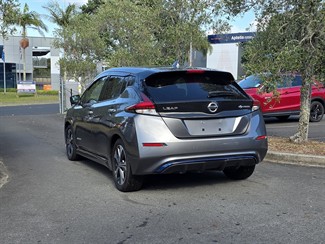 2021 Nissan LEAF - Thumbnail