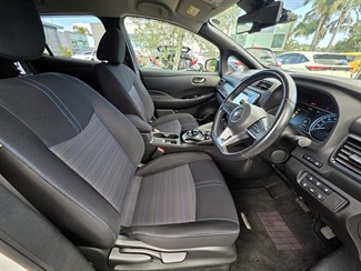 2020 Nissan LEAF - Thumbnail