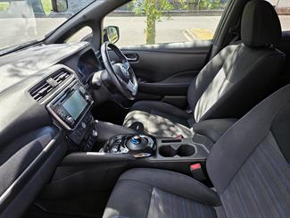 2018 Nissan LEAF - Thumbnail