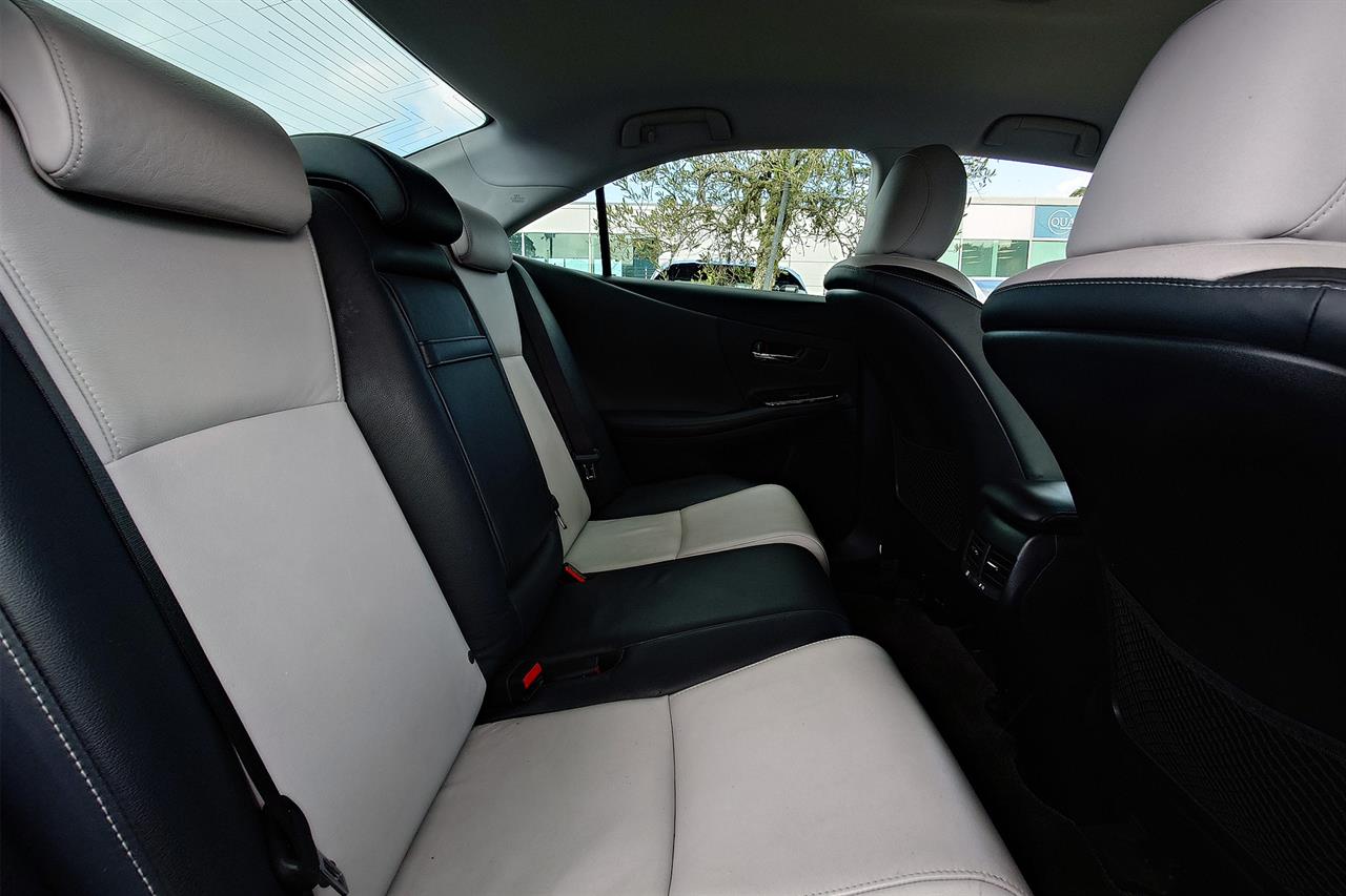 2011 Lexus HS250H