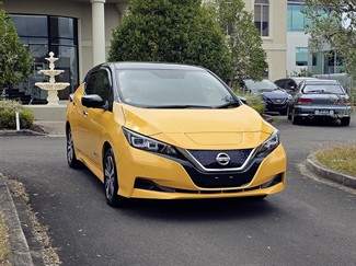 2019 Nissan LEAF - Thumbnail